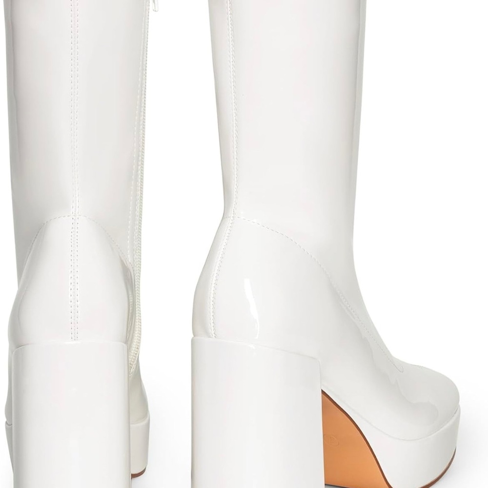 Great condition like new white platform boots